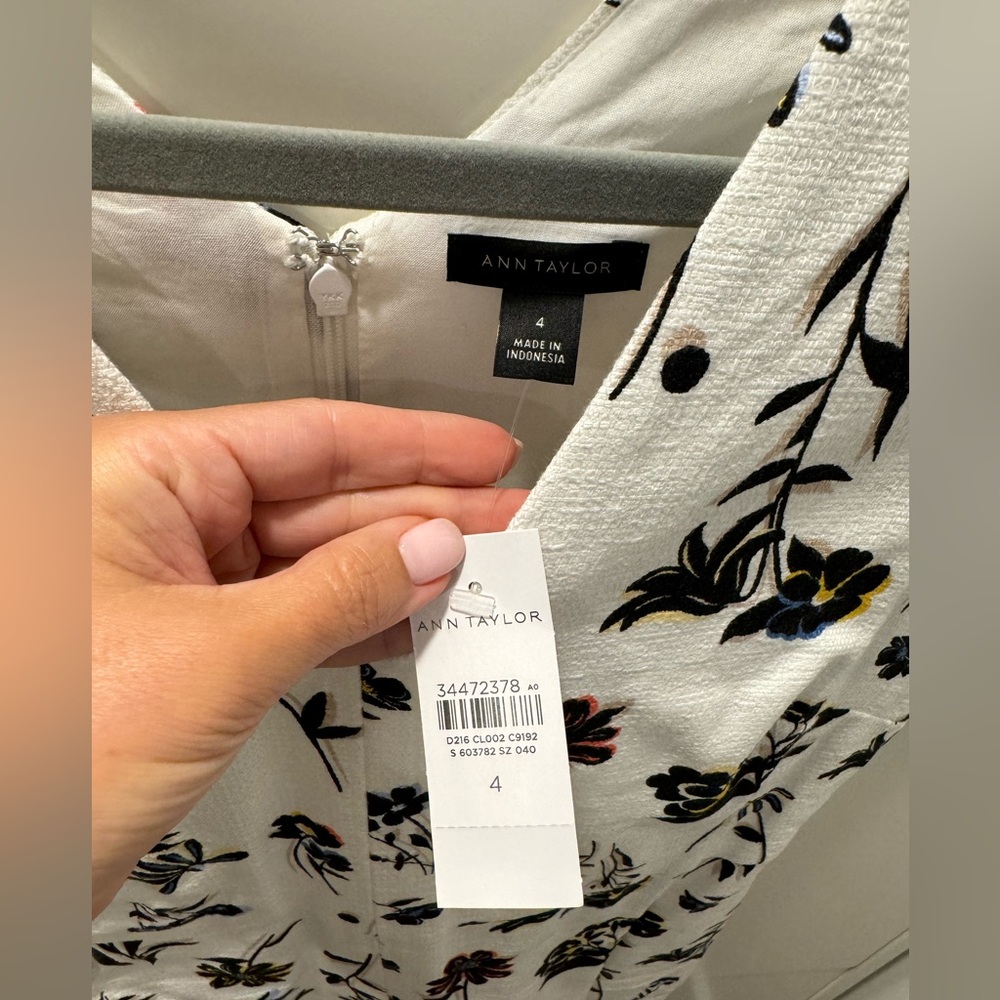 Ann Taylor shift floral dress - Picture 6 of 7